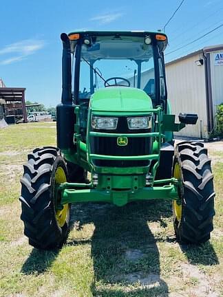 Image of John Deere 5090E equipment image 1