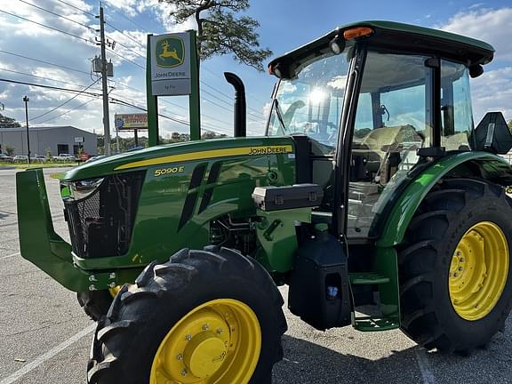 Image of John Deere 5090E equipment image 3