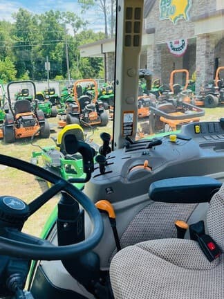 Image of John Deere 5090E equipment image 1