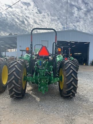 Image of John Deere 5090EL equipment image 2