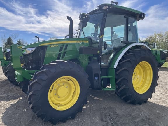 Image of John Deere 5095M equipment image 1