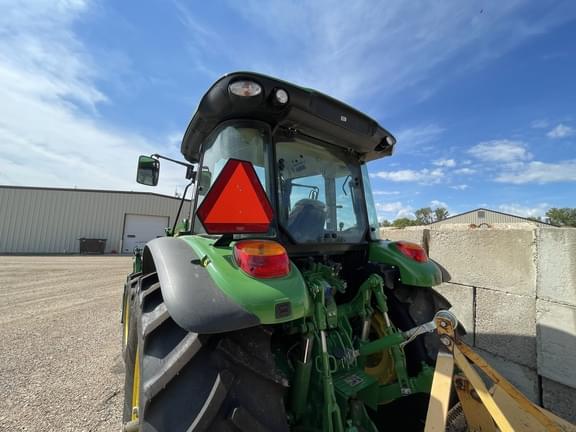Image of John Deere 5095M equipment image 4