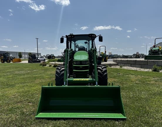 Image of John Deere 5095M equipment image 1