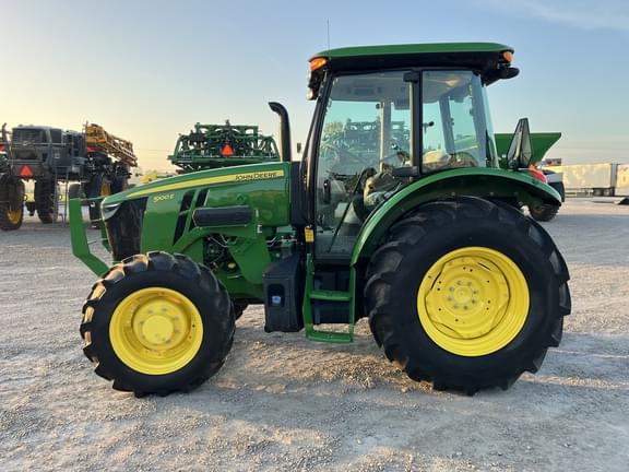 Image of John Deere 5100E equipment image 4