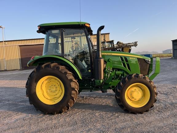 Image of John Deere 5100E equipment image 2