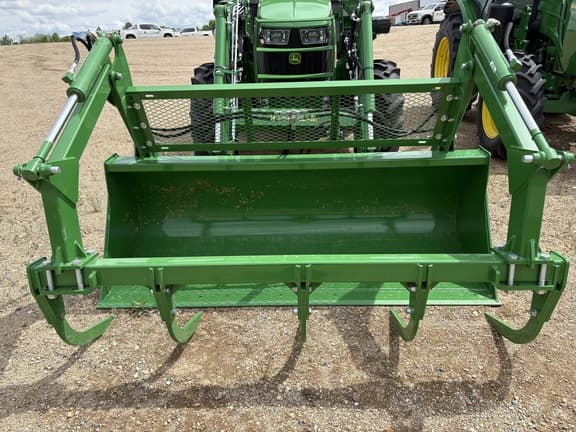 Image of John Deere 5100E equipment image 4