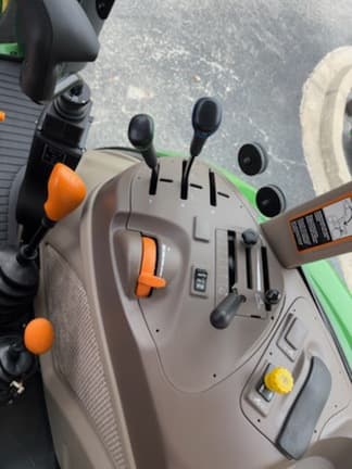 Image of John Deere 5100E equipment image 2