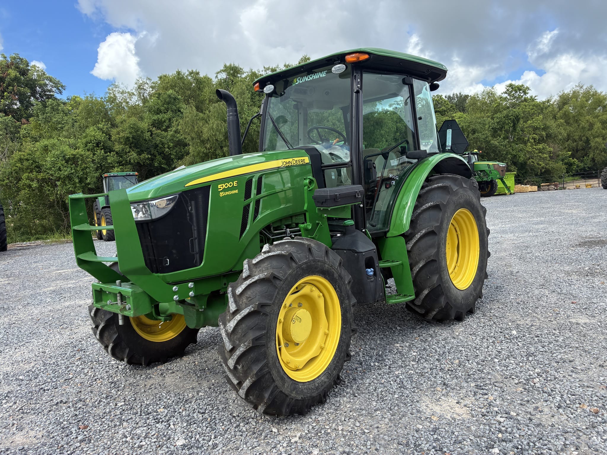 2025 John Deere 5100E Equipment Image0