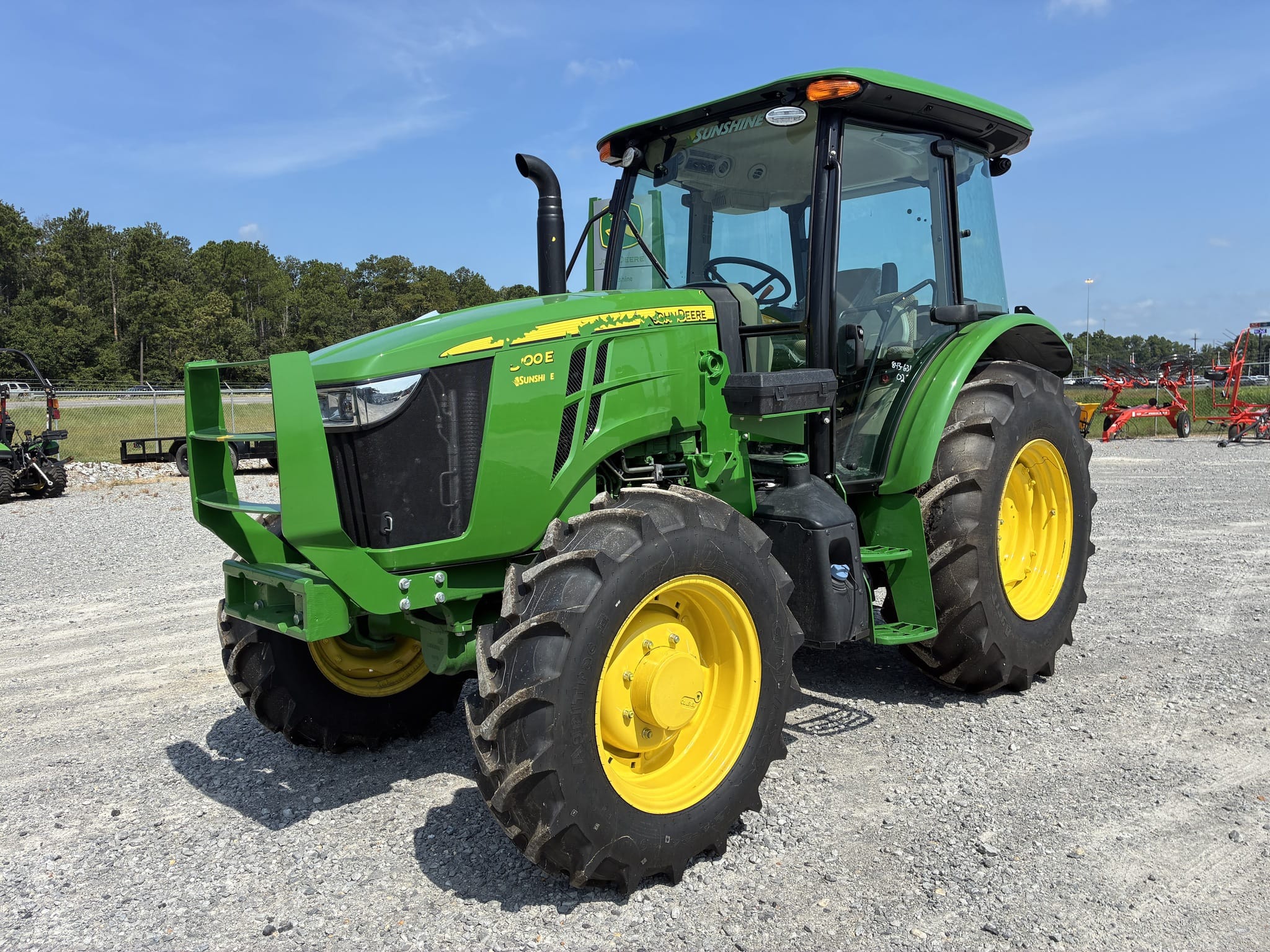 2025 John Deere 5100E Equipment Image0