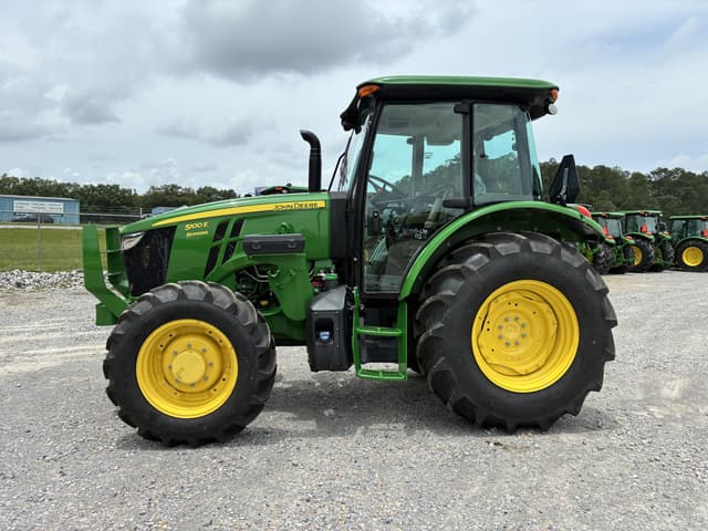 Image of John Deere 5100E equipment image 1