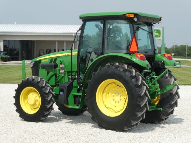 Image of John Deere 5100E equipment image 3