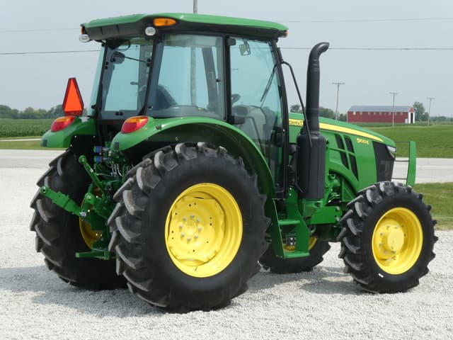Image of John Deere 5100E equipment image 2