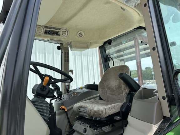 Image of John Deere 5100E equipment image 2