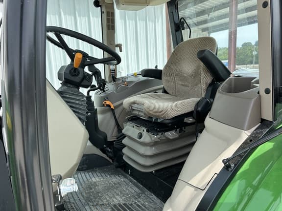 Image of John Deere 5100E equipment image 3