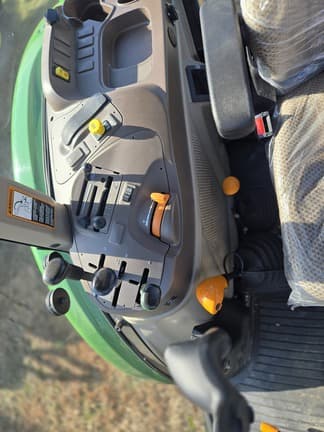 Image of John Deere 5100E equipment image 3