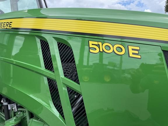 Image of John Deere 5100E equipment image 3