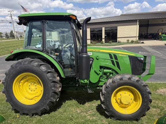 Image of John Deere 5100E equipment image 2
