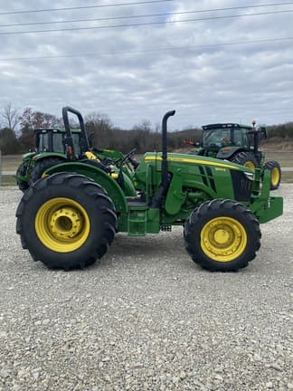 Image of John Deere 5100E equipment image 4