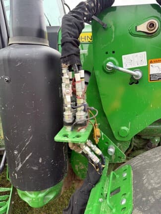 Image of John Deere 5100E equipment image 4