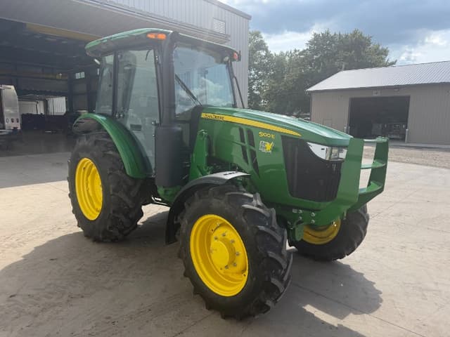 Image of John Deere 5100E equipment image 3