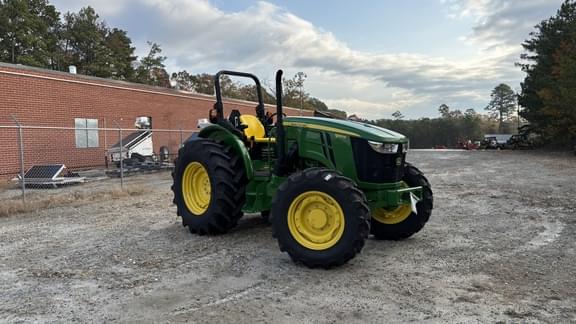 Image of John Deere 5105M equipment image 4
