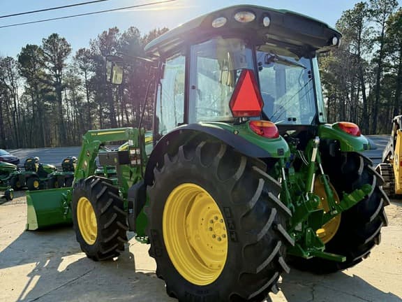 Image of John Deere 5105M equipment image 4