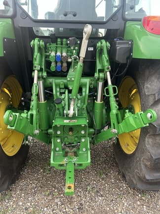 Image of John Deere 5105M equipment image 4