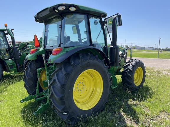 Image of John Deere 5120M equipment image 3