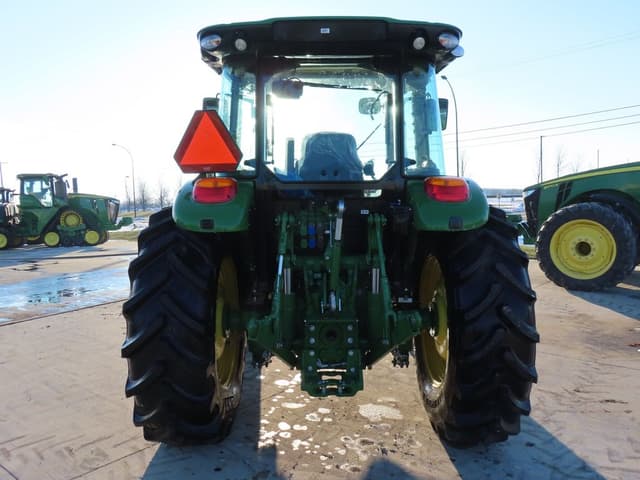 Image of John Deere 5120M equipment image 4
