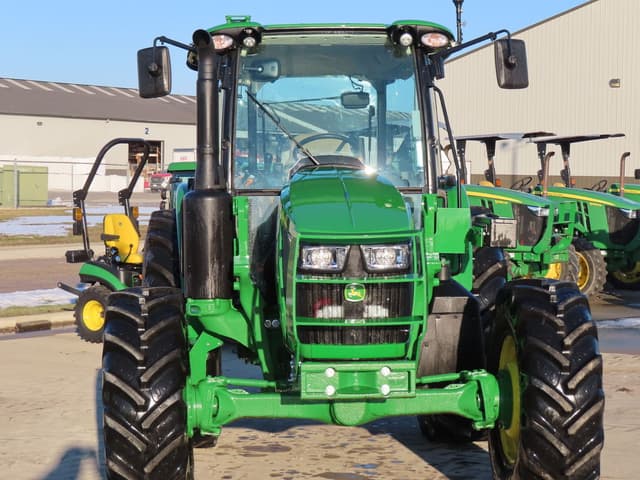 Image of John Deere 5120M equipment image 3