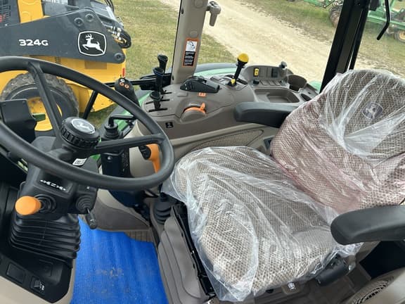 Image of John Deere 5120M equipment image 4