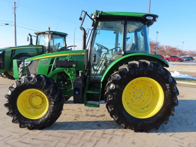 Image of John Deere 5120M equipment image 1