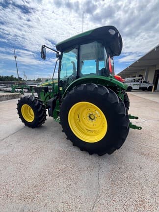 Image of John Deere 5120M equipment image 3