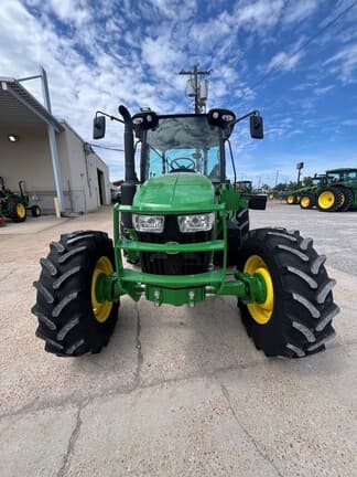 Image of John Deere 5120M equipment image 1