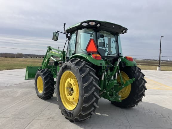 Image of John Deere 5130M equipment image 3