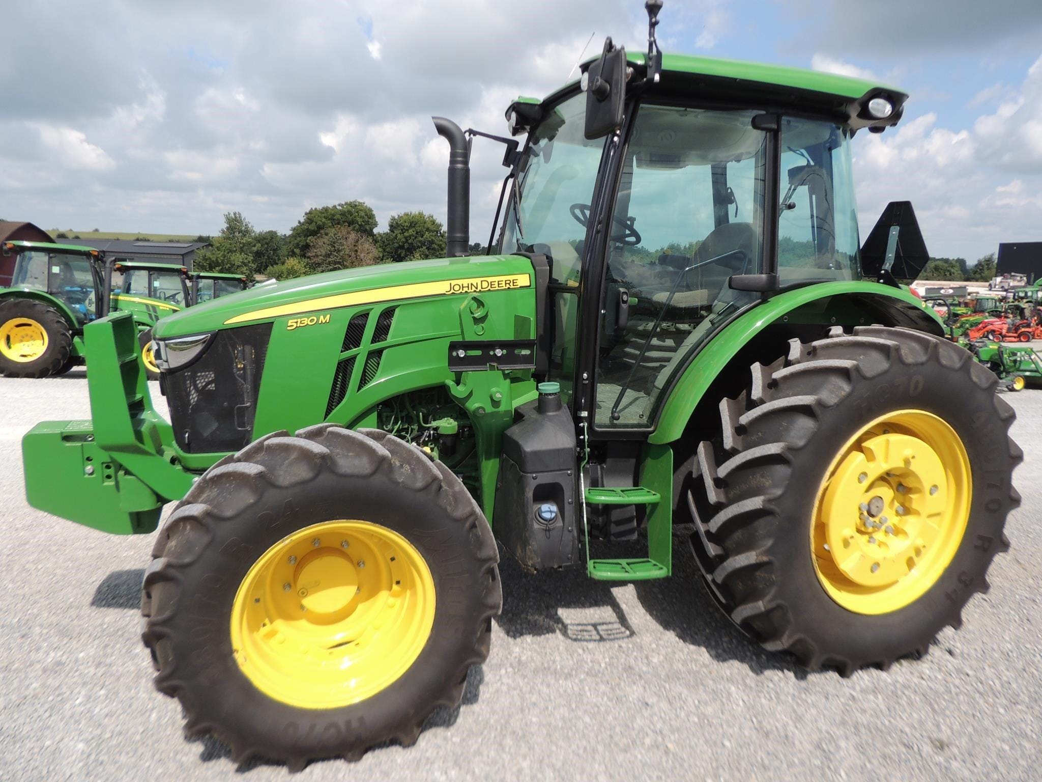 2025 John Deere 5130M Equipment Image0
