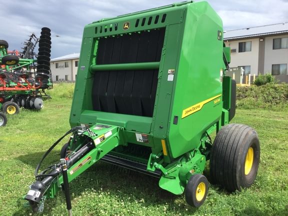 Main image John Deere 561M