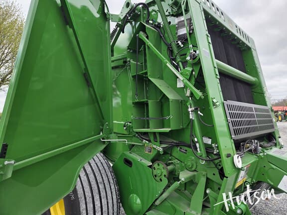 Image of John Deere 561M equipment image 4