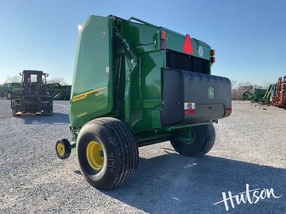 Image of John Deere 561M Silage Special equipment image 3