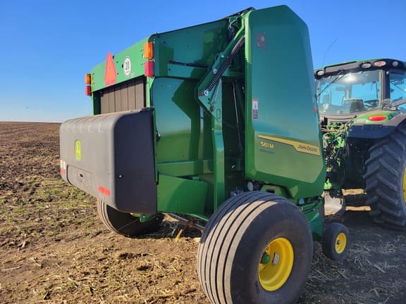 Image of John Deere 561M equipment image 4