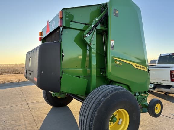 Image of John Deere 561M equipment image 4