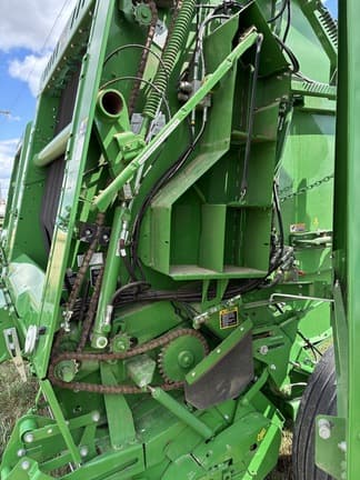 Image of John Deere 561M equipment image 3