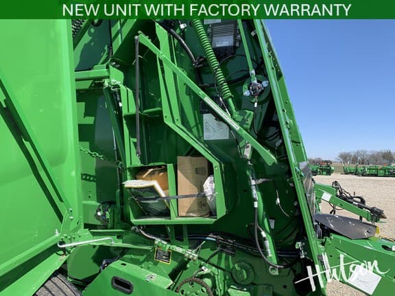 Image of John Deere 561M Silage Special equipment image 2