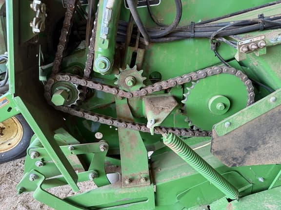 Image of John Deere 561M equipment image 3