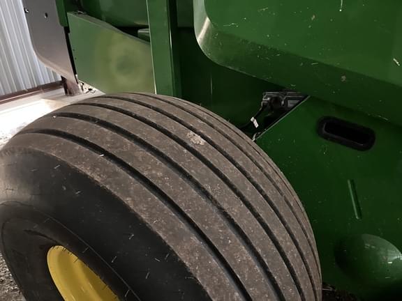 Image of John Deere 561M equipment image 4