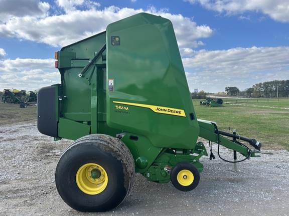 Image of John Deere 561M equipment image 4