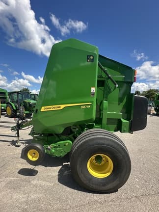 Image of John Deere 561M equipment image 3