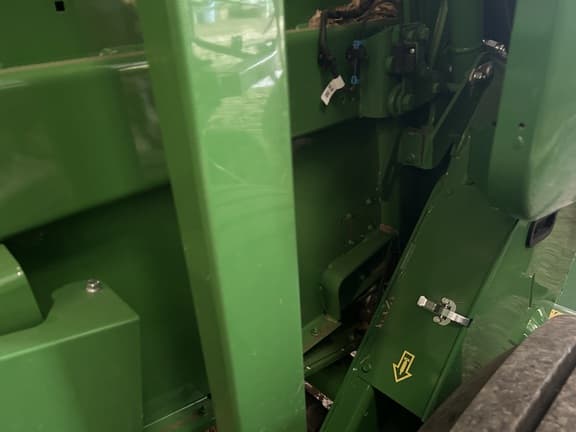 Image of John Deere 561M equipment image 4