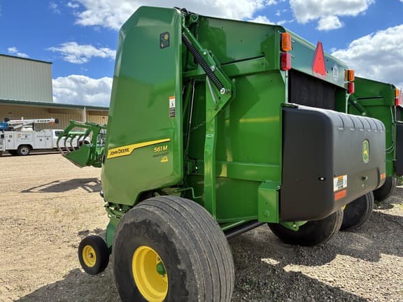 Image of John Deere 561M equipment image 4