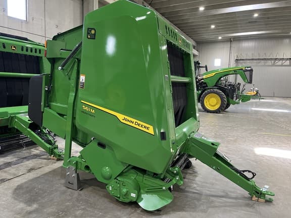 Image of John Deere 561M equipment image 4